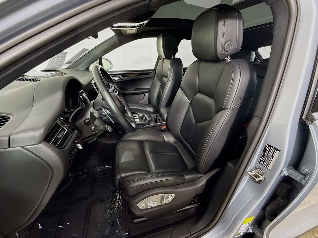 Used 2024 Porsche Macan image 28