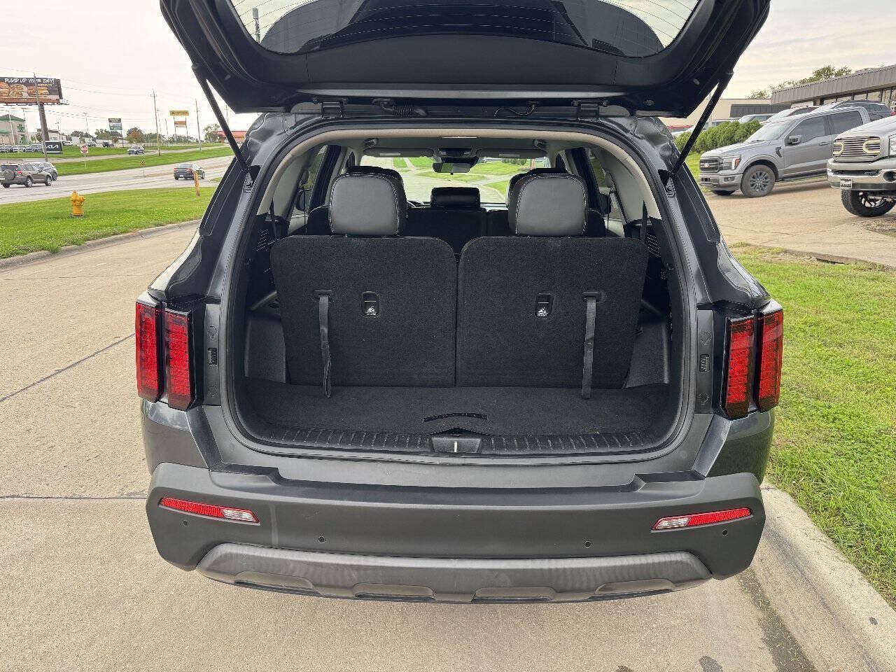 Used 2021 Kia Sorento S AWD/4WD image 10