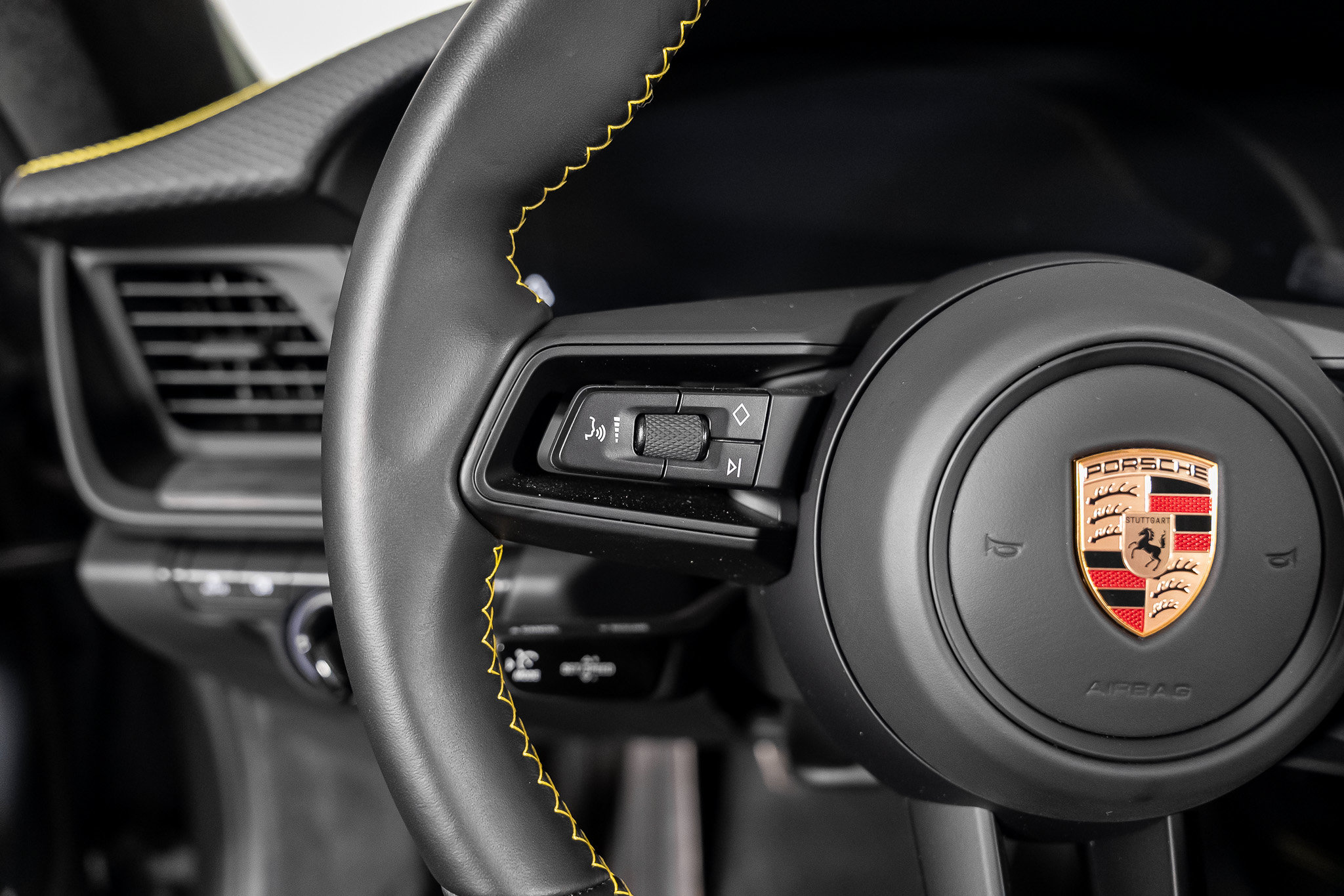 Used 2025 Porsche 911 GT3 RWD image 43