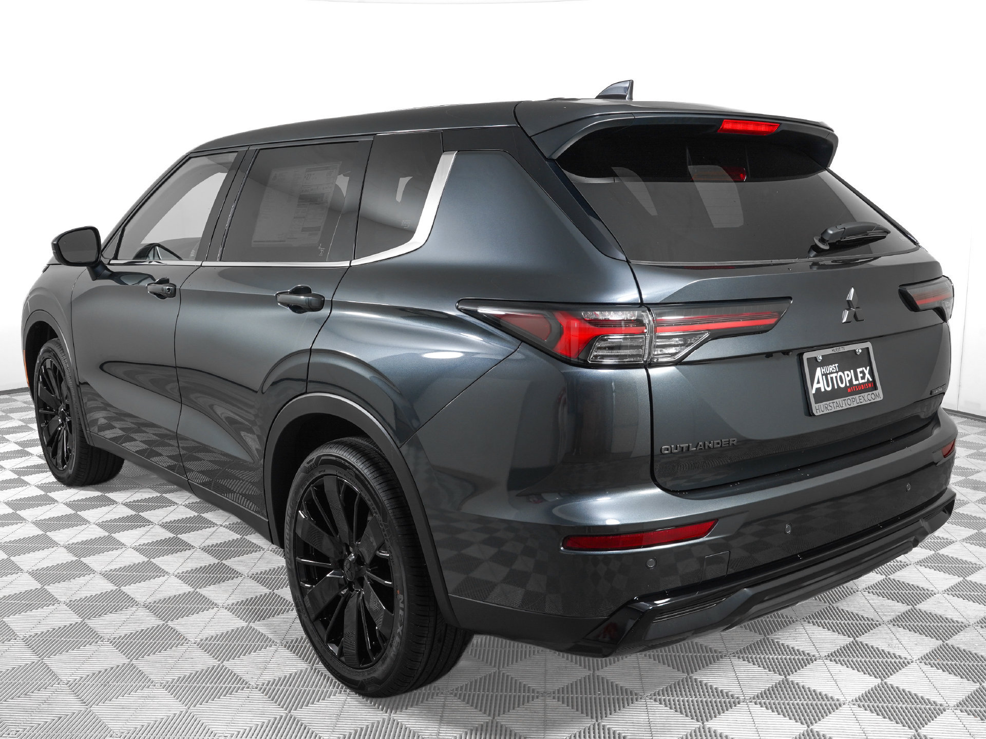 New 2026 Mitsubishi Outlander LE AWD/4WD image 8
