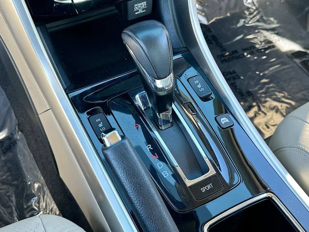 Used 2017 Honda Accord Touring image 17