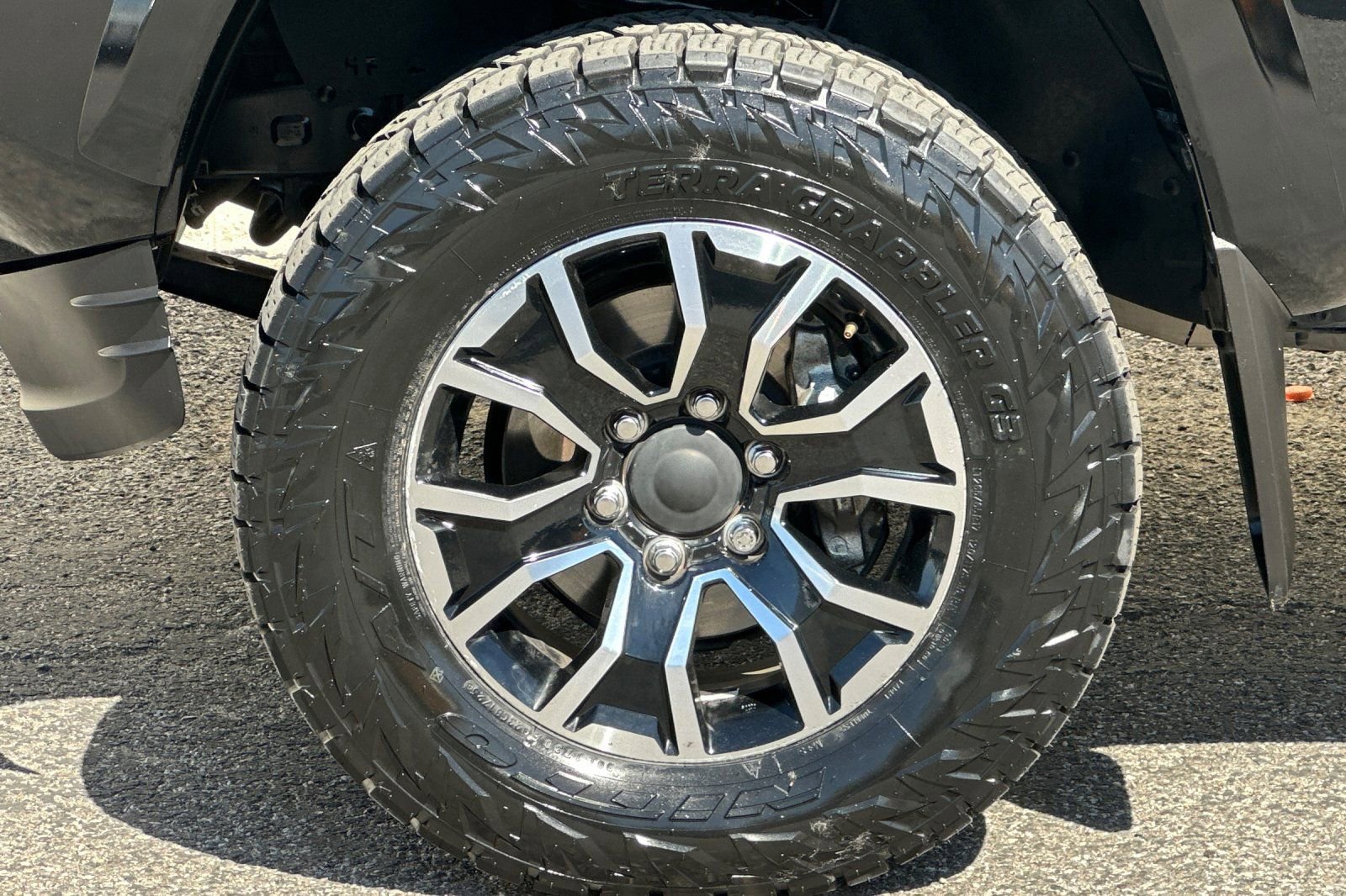 Used 2023 Toyota Tacoma TRD Sport w/ Black Out Package (TMS) image 35