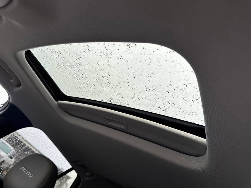 New 2026 Chevrolet Trax ACTIV w/ Sunroof Package FWD image 17