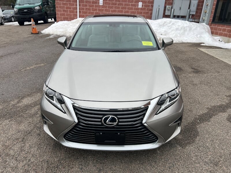 Used 2016 Lexus ES 350 w/ Navigation System Package image 9