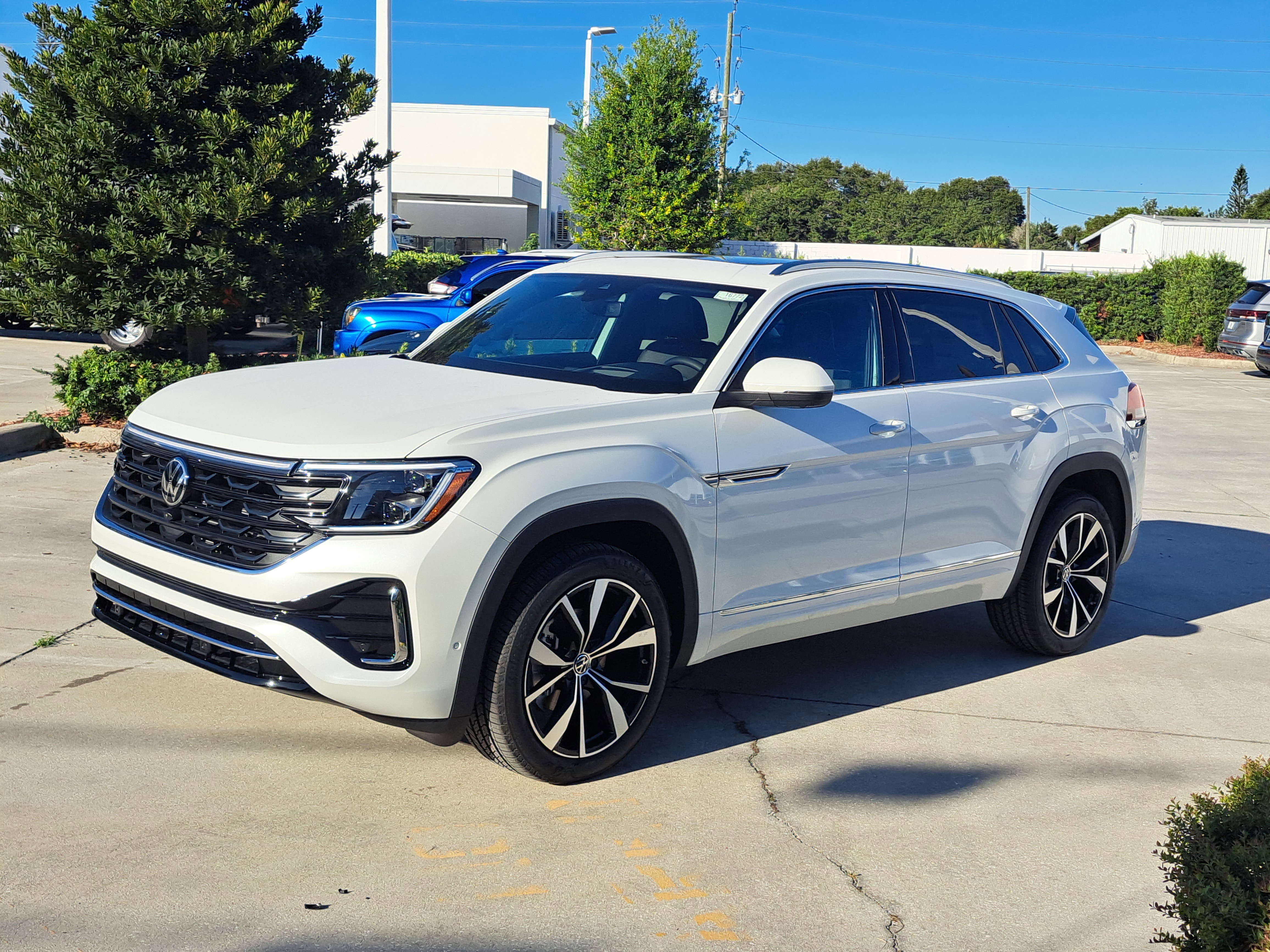 New 2026 Volkswagen Atlas Cross Sport SEL Premium R-Line image 2