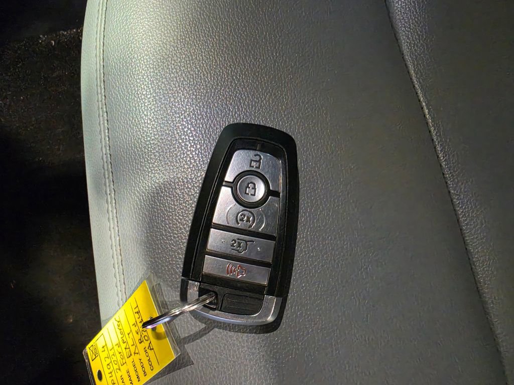 Used 2021 Ford Explorer XLT w/ Equipment Group 202A image 10