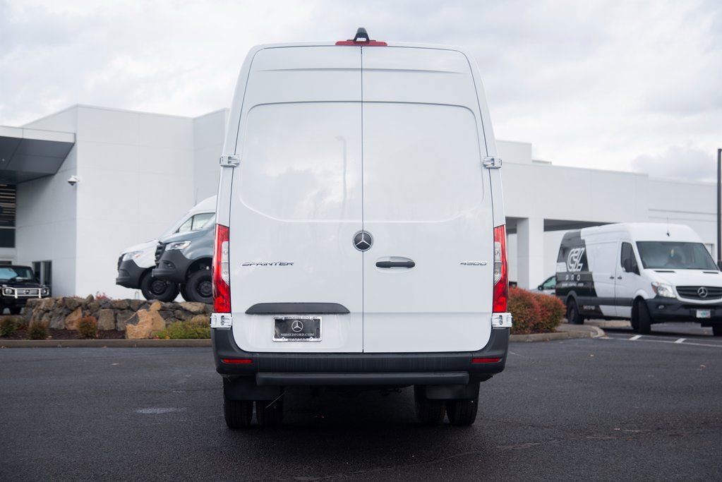 New 2025 Mercedes-Benz Sprinter 4500 image 4