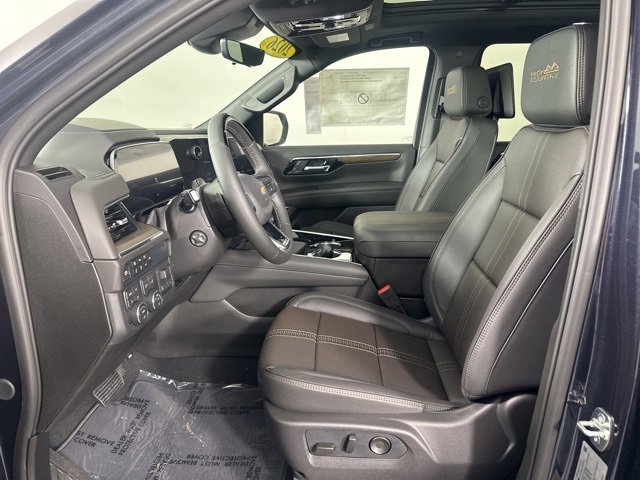 New 2026 Chevrolet Suburban High Country image 17