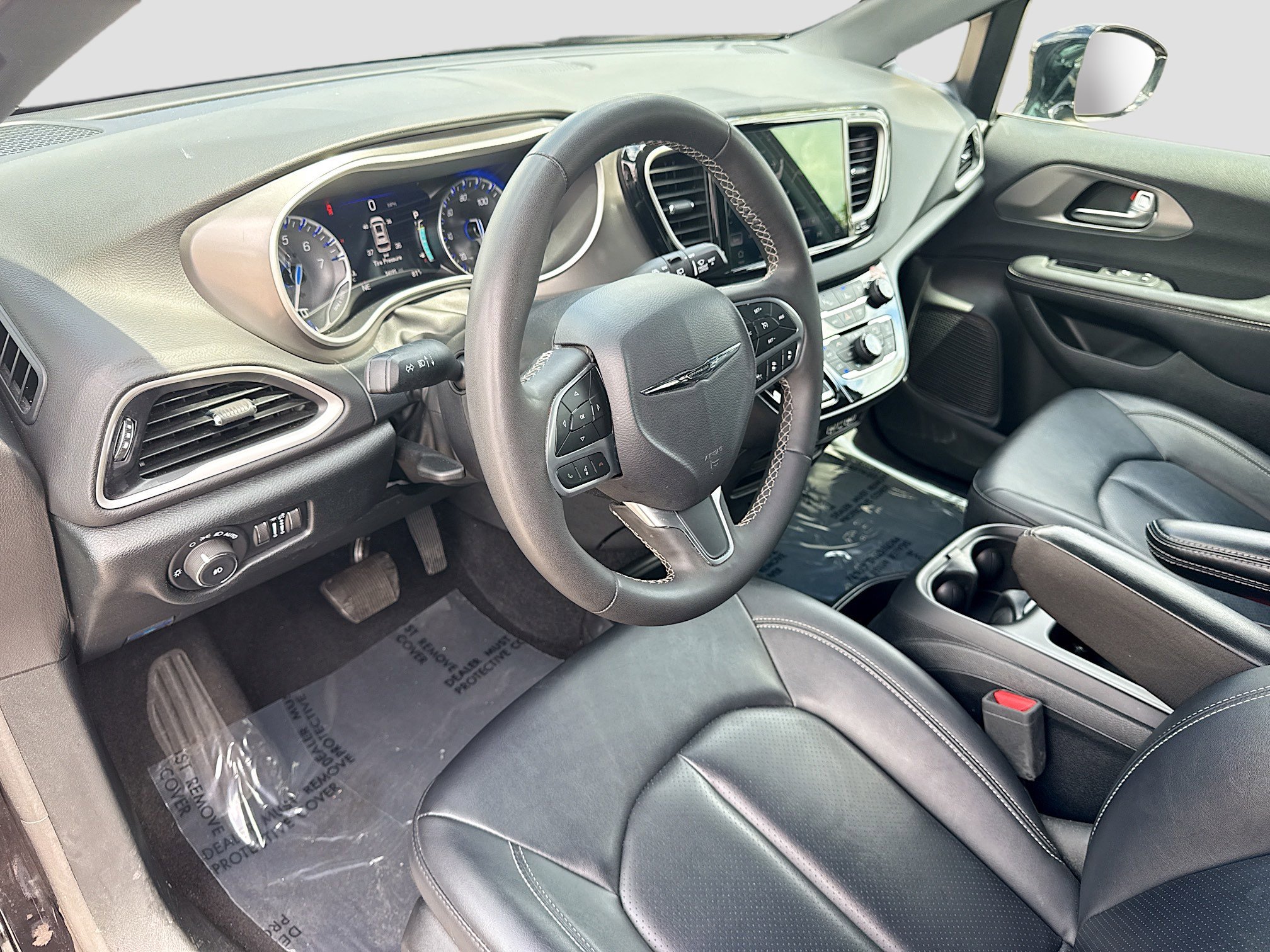 Used 2025 Chrysler Pacifica Select FWD image 23