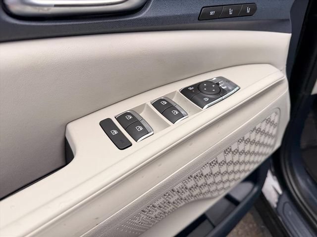 New 2026 Kia Carnival EX FWD image 13