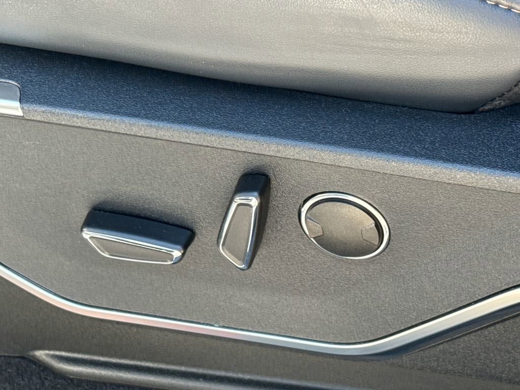 Used 2023 Ford F150 Raptor w/ Raptor Carbon Fiber Package image 27