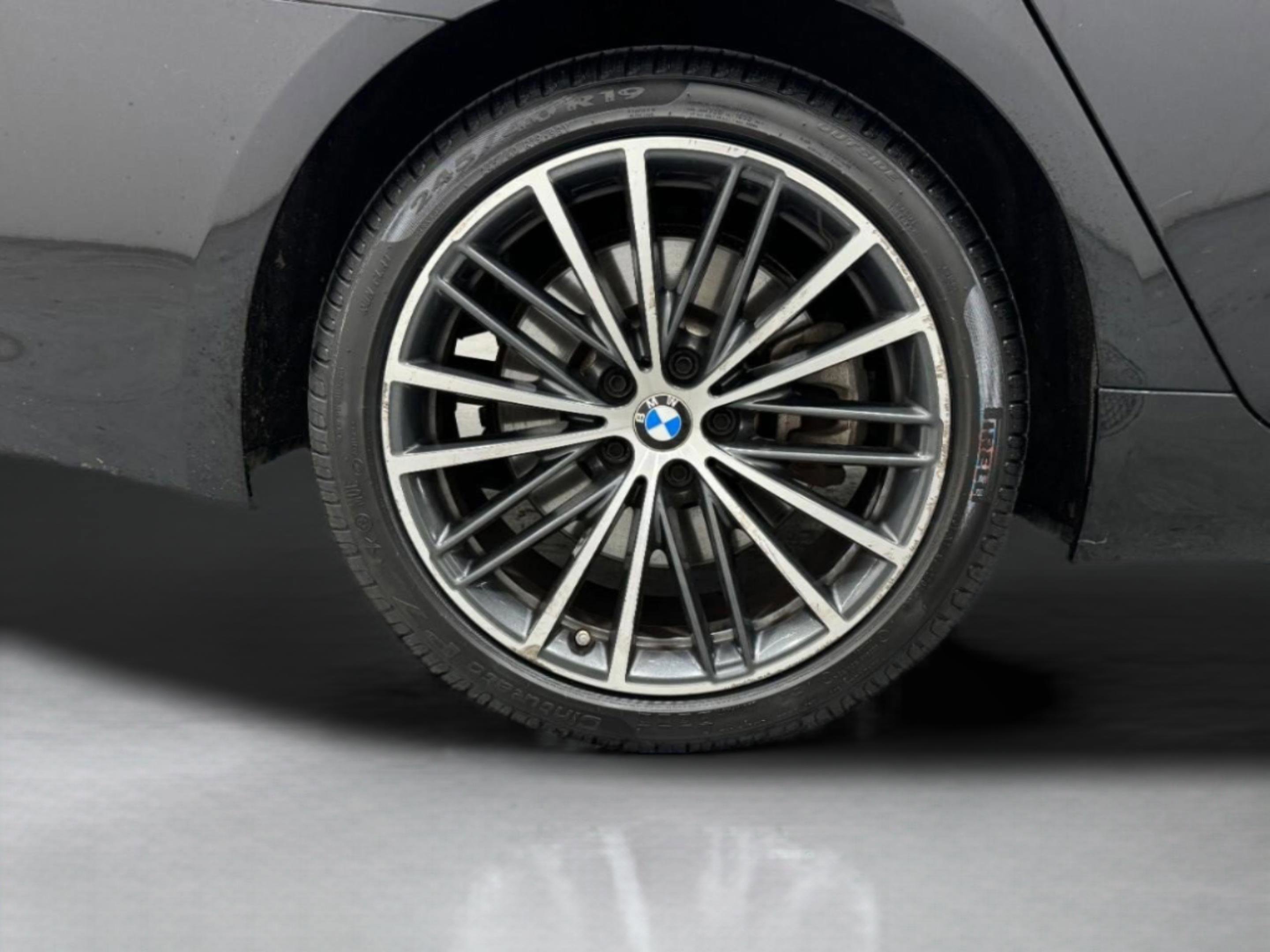 Used 2022 BMW 540i xDrive w/ Premium Package image 37