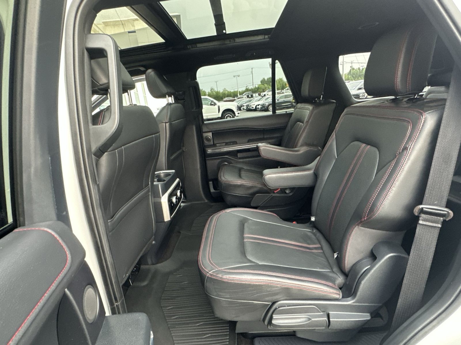 Used 2023 Ford Expedition Limited AWD/4WD image 33