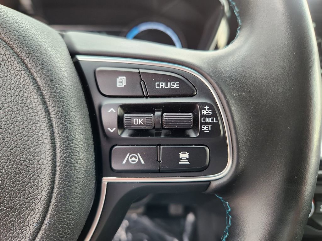 Certified 2022 Kia Niro EX Premium w/ Cold Weather Package FWD image 22