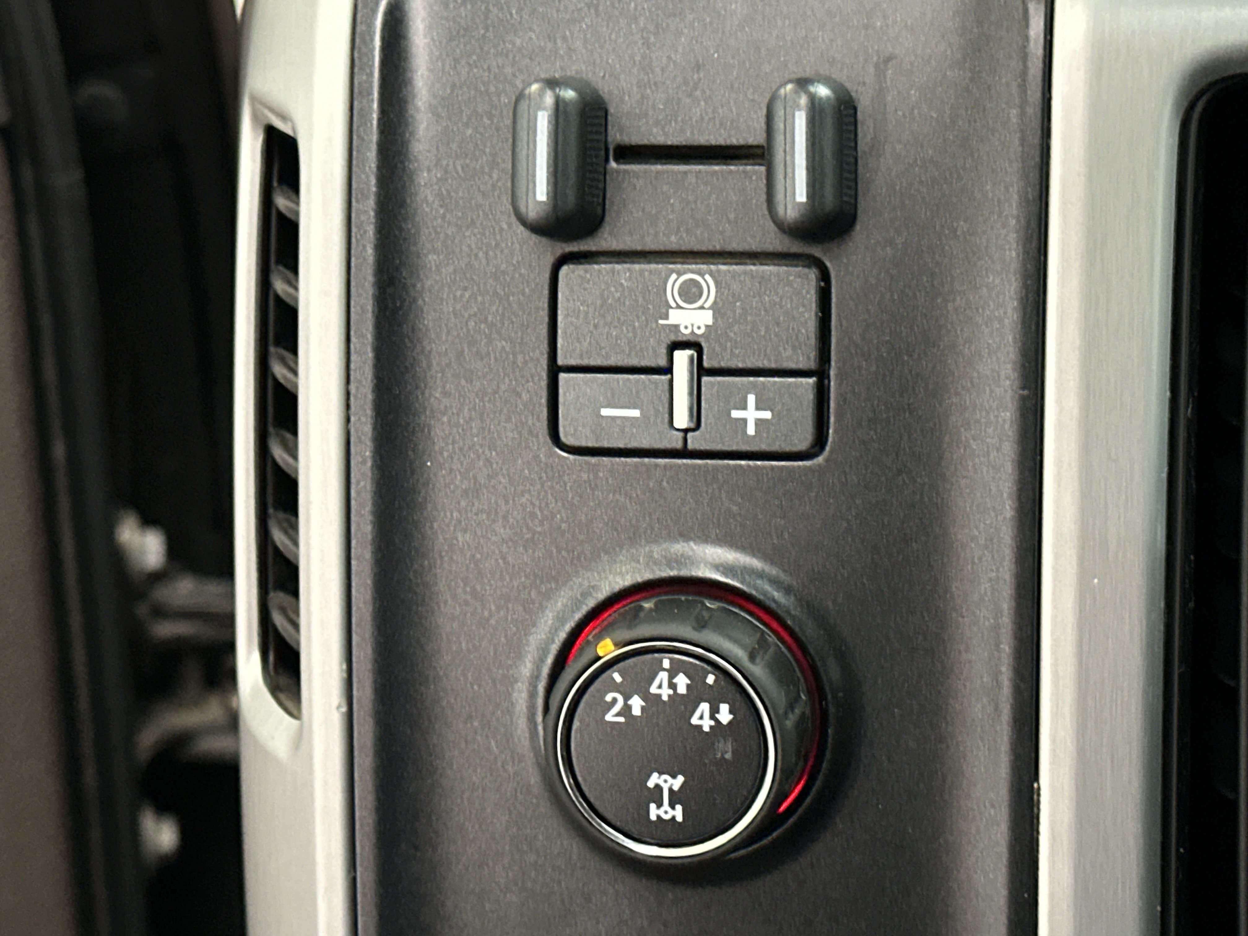 Used 2015 GMC Sierra 2500 SLT AWD/4WD image 37