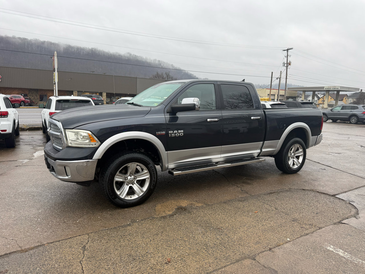 Used 2013 RAM 1500 Laramie w/ Convenience Group image 4