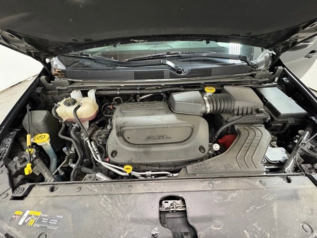 Used 2025 Chrysler Pacifica Limited image 14