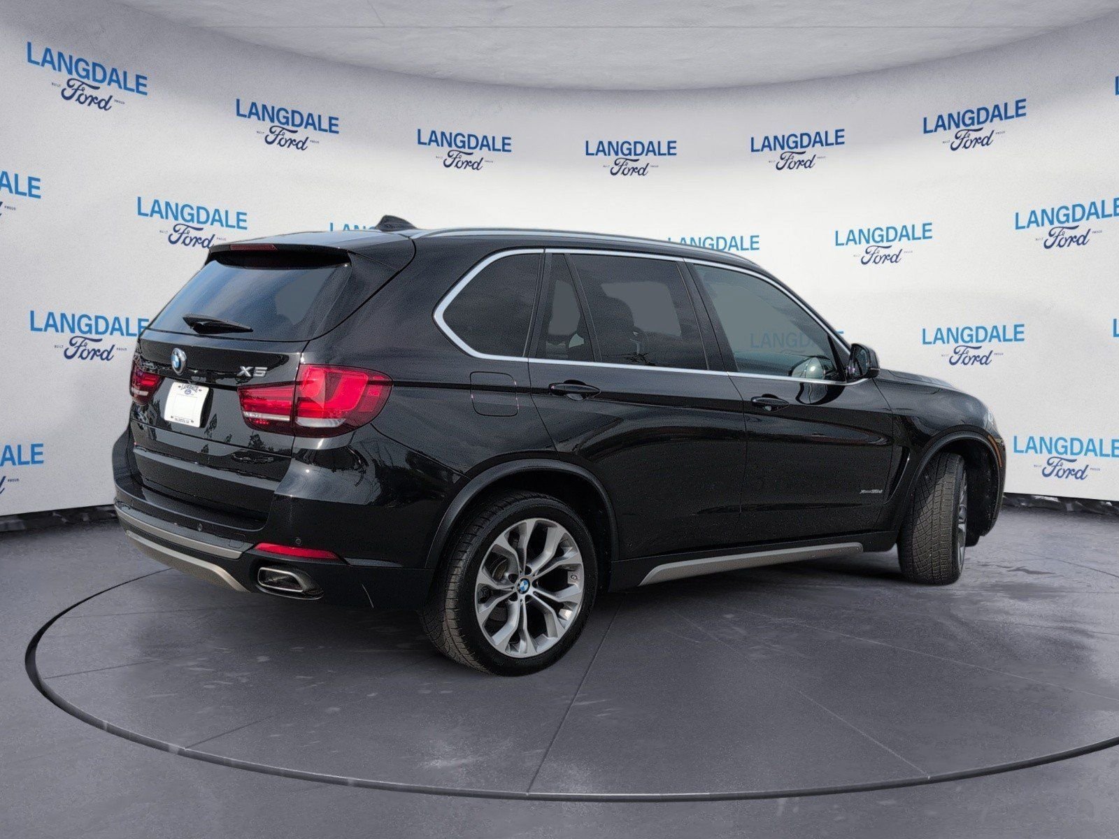 Used 2018 BMW X5 xDrive35d w/ Driving Assistance Package AWD/4WD image 4