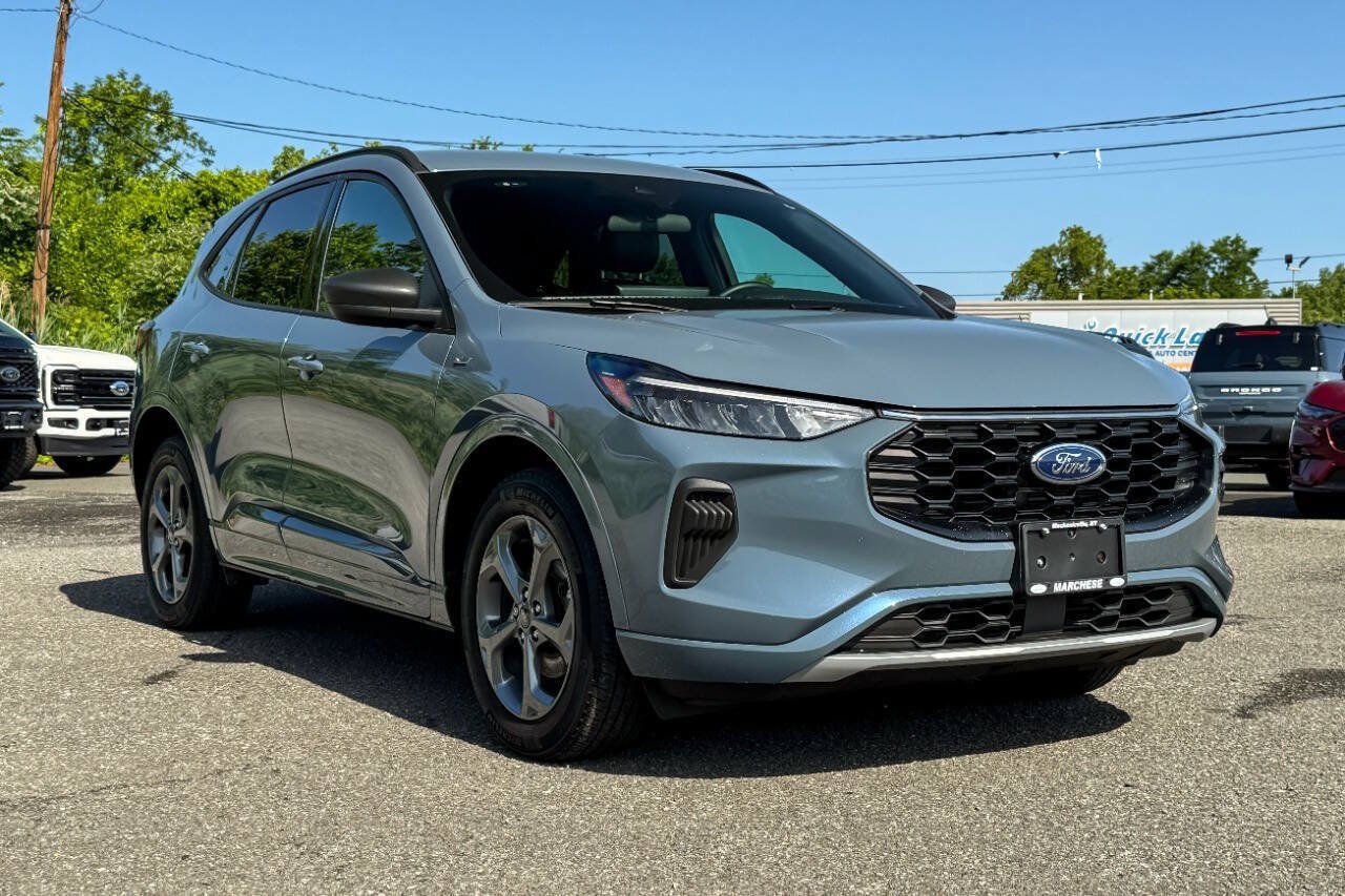 Used 2023 Ford Escape ST-Line w/ Tech Pack #1 AWD/4WD image 1