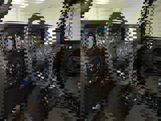 Used 2024 Jeep Wrangler Unlimited Rubicon 4xe w/ Convenience Group image 10