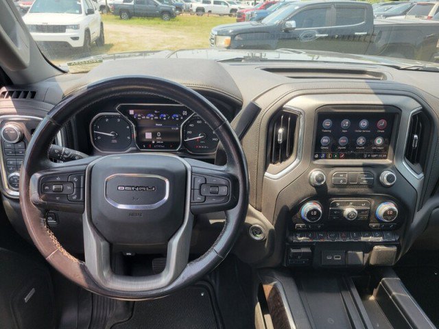 Used 2021 GMC Sierra 2500 Denali w/ Denali Black Diamond Edition AWD/4WD image 15