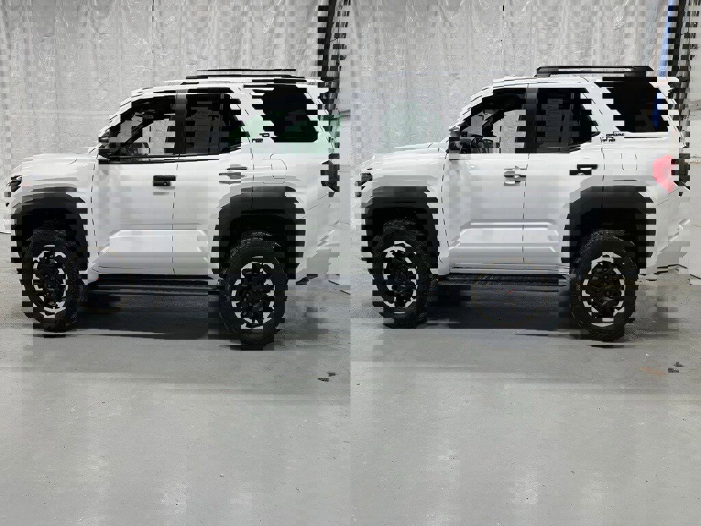 Used 2025 Toyota 4Runner TRD Off-Road image 4