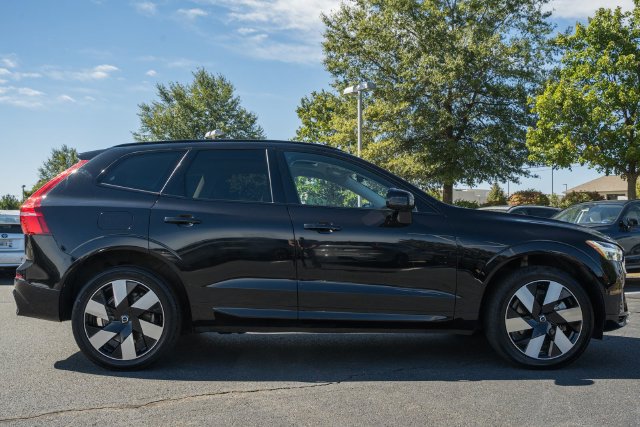 Used 2024 Volvo XC60 T8 Plus w/ Protection Package Premier AWD/4WD image 4