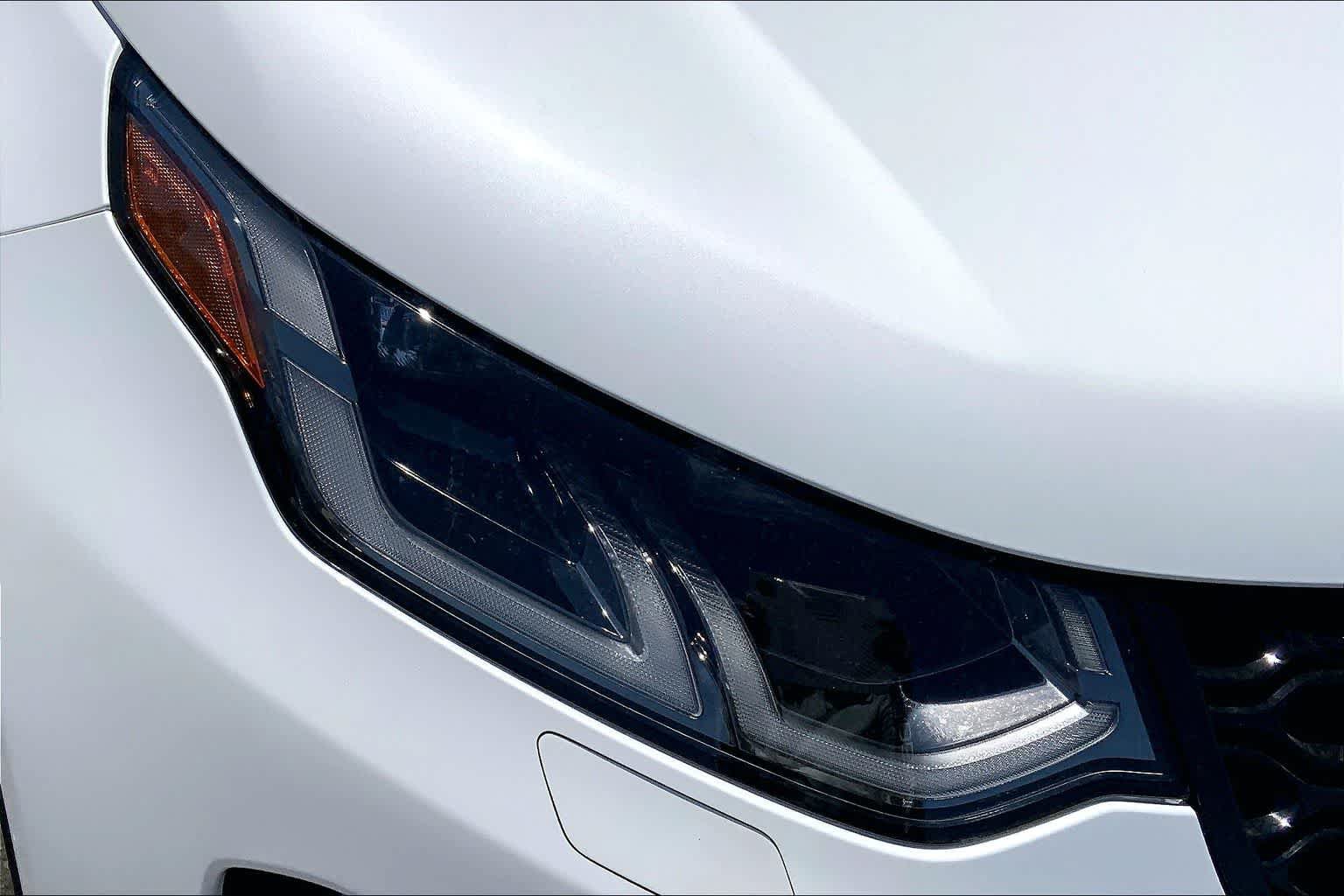 New 2026 Land Rover Discovery Sport Landmark AWD/4WD image 13