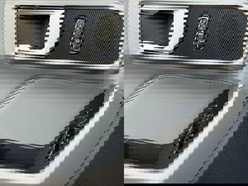 Used 2024 Ford Explorer XLT w/ Equipment Group 202A image 25