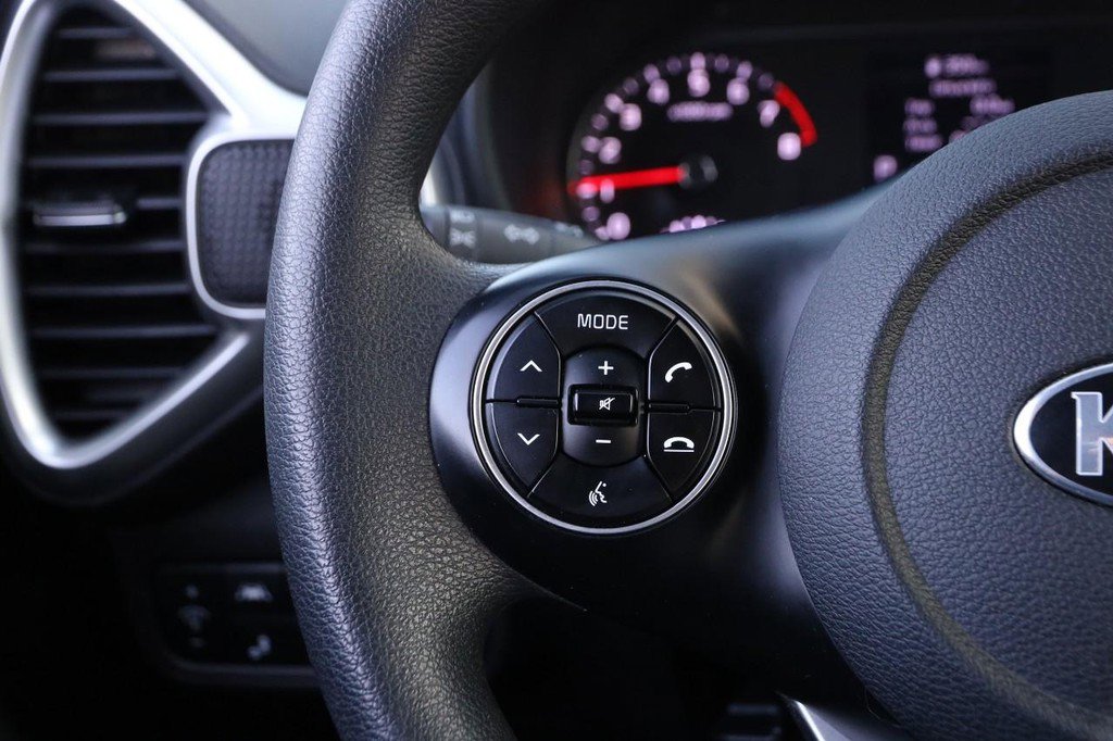 Used 2021 Kia Soul S image 11