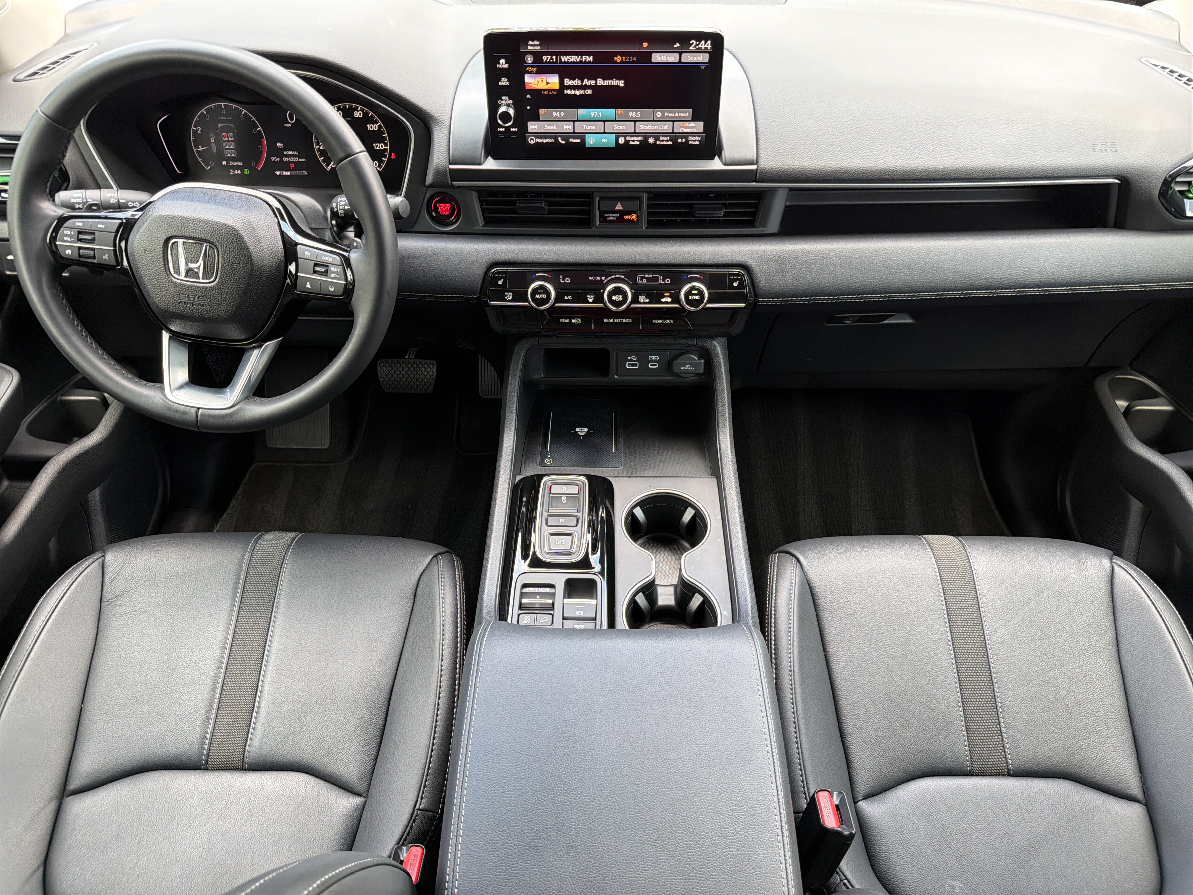 Used 2023 Honda Pilot Touring image 3