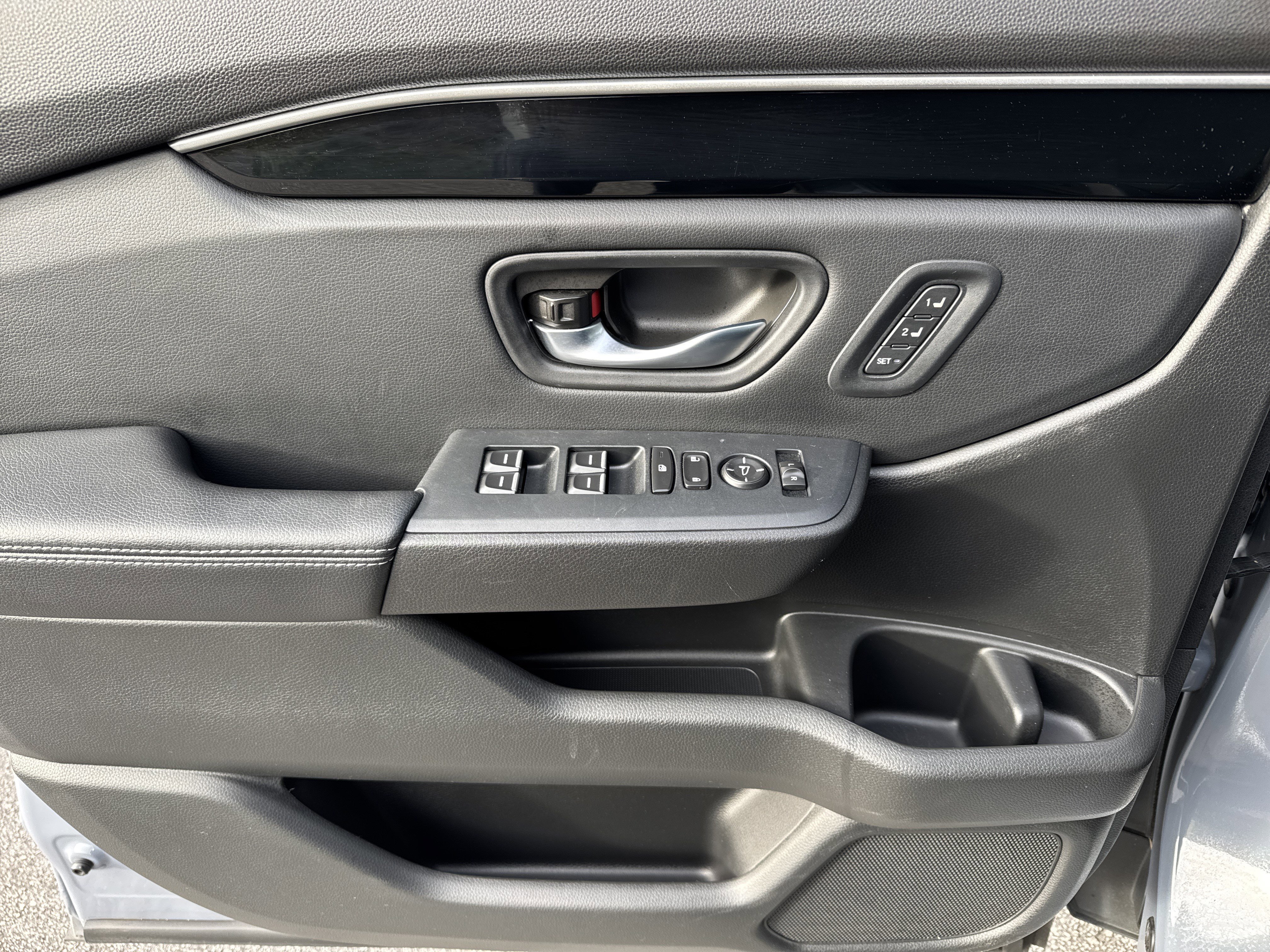 Used 2025 Honda Pilot Touring image 14