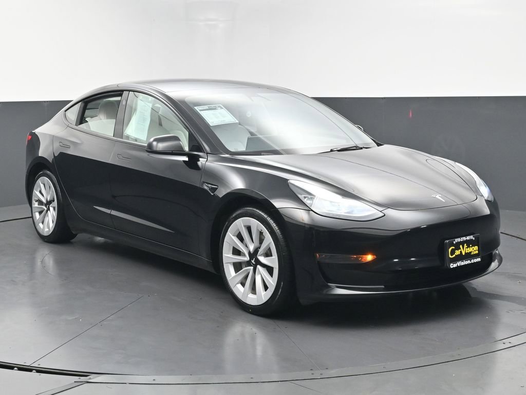 Used 2023 Tesla Model 3 Standard Range RWD image 2