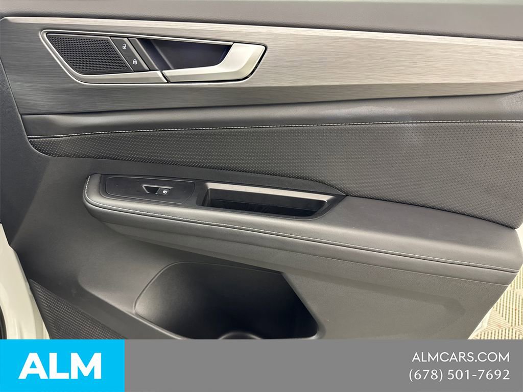 Used 2025 Volkswagen Atlas Cross Sport SE FWD image 18