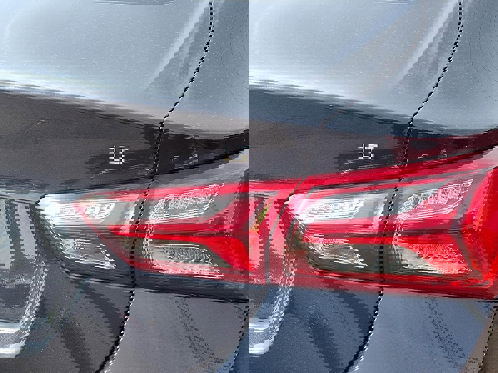 Used 2022 Chevrolet Malibu LT w/ Leather Package image 25