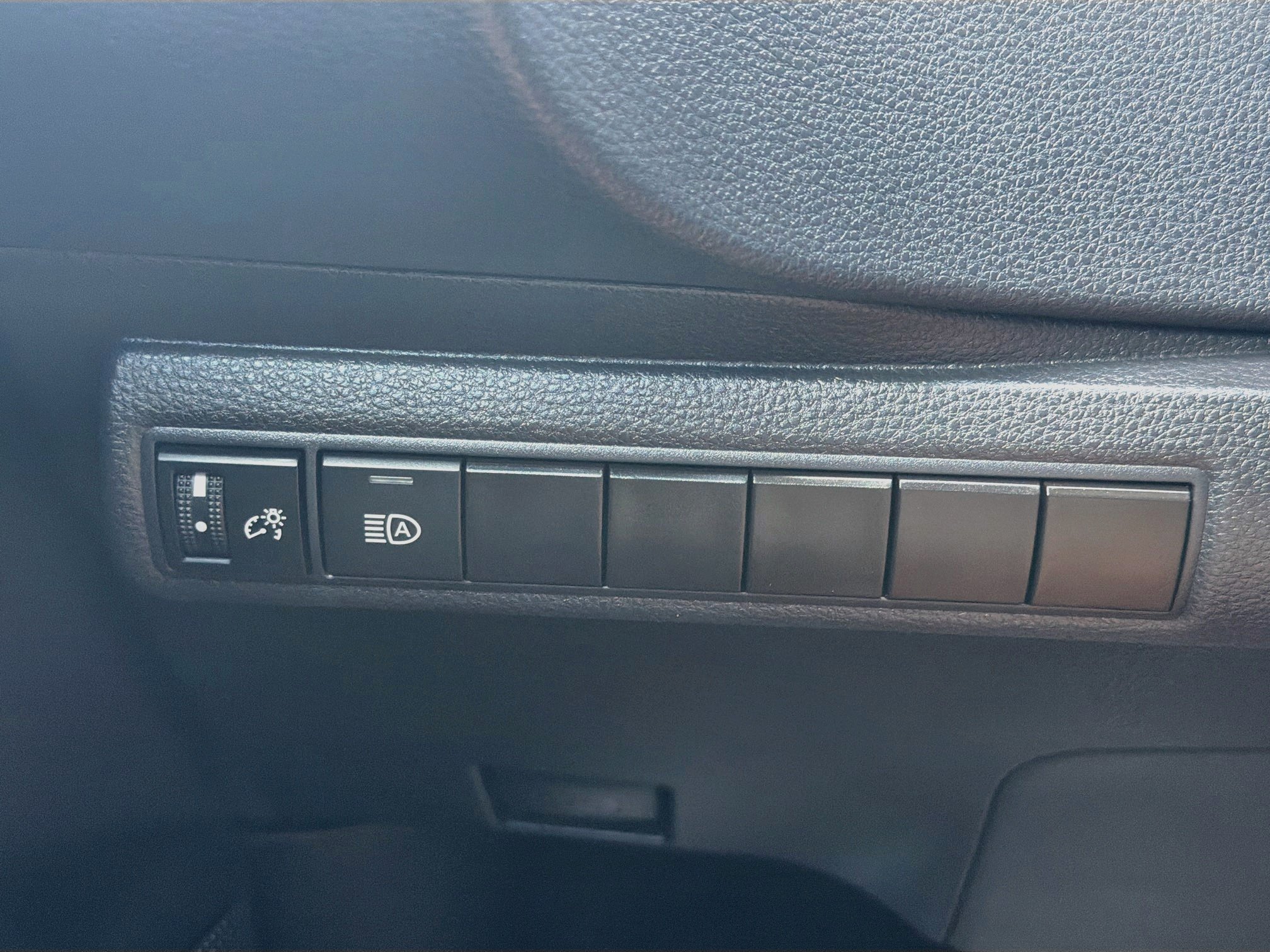 Used 2025 Toyota Corolla LE FWD image 16