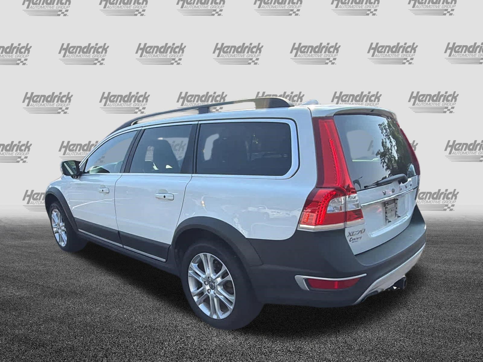 Used 2016 Volvo XC70 T5 Platinum w/ Protection Package FWD image 11