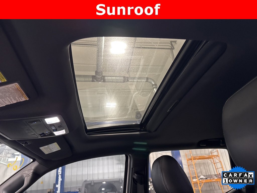 Used 2016 Toyota Tacoma TRD Sport w/ Premium & Technology Package image 3