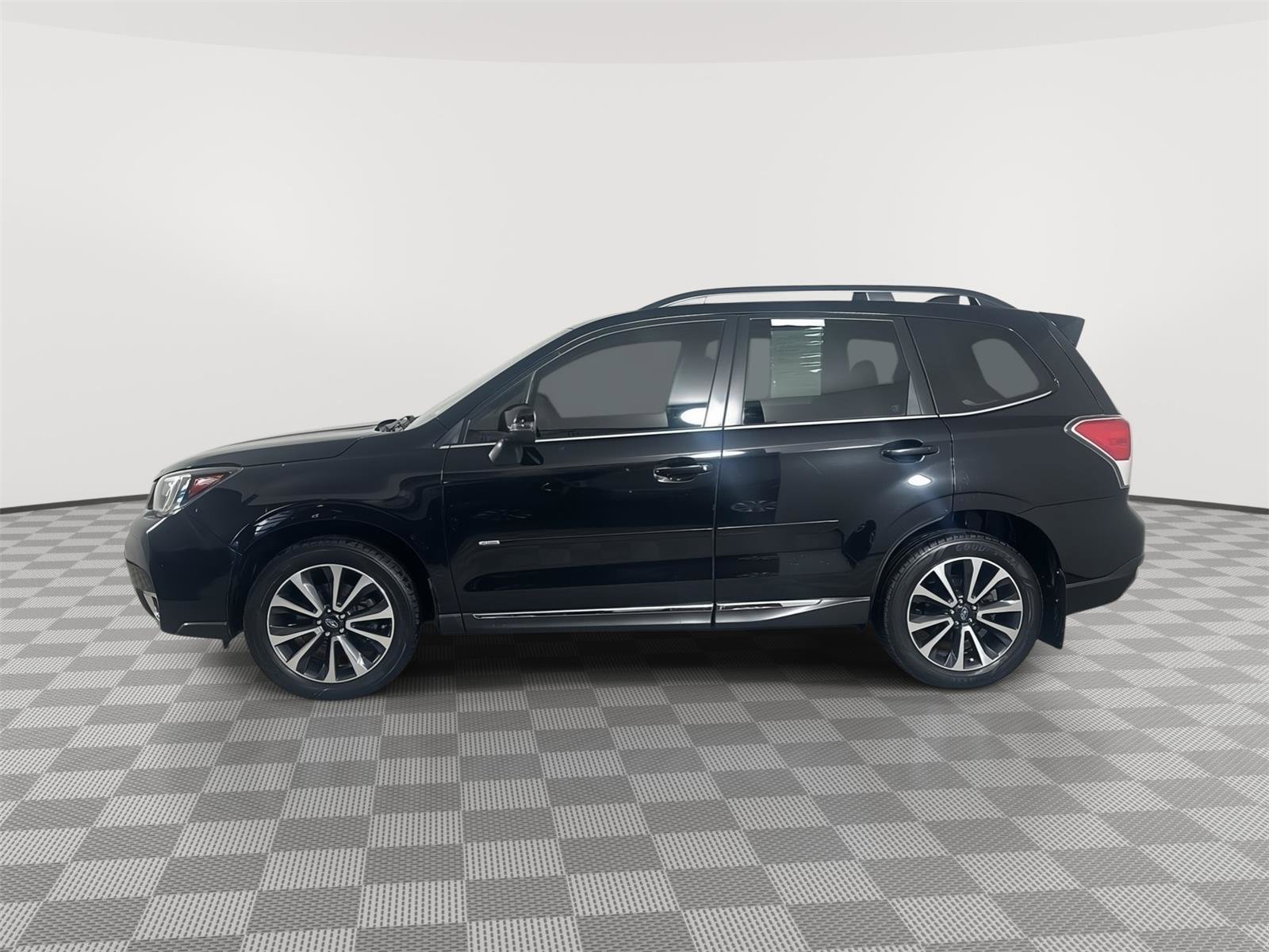 Used 2017 Subaru Forester 2.0XT Touring w/ Popular Package #2 image 4