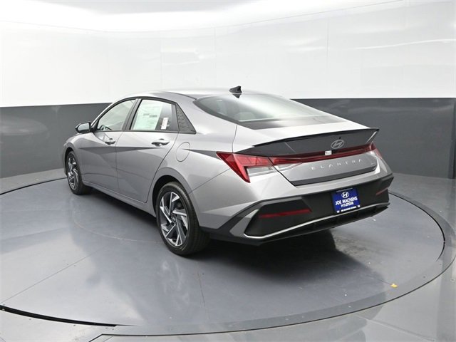 New 2025 Hyundai Elantra SEL image 6