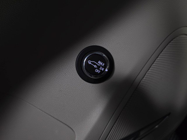 Used 2023 Buick Envision Avenir image 35