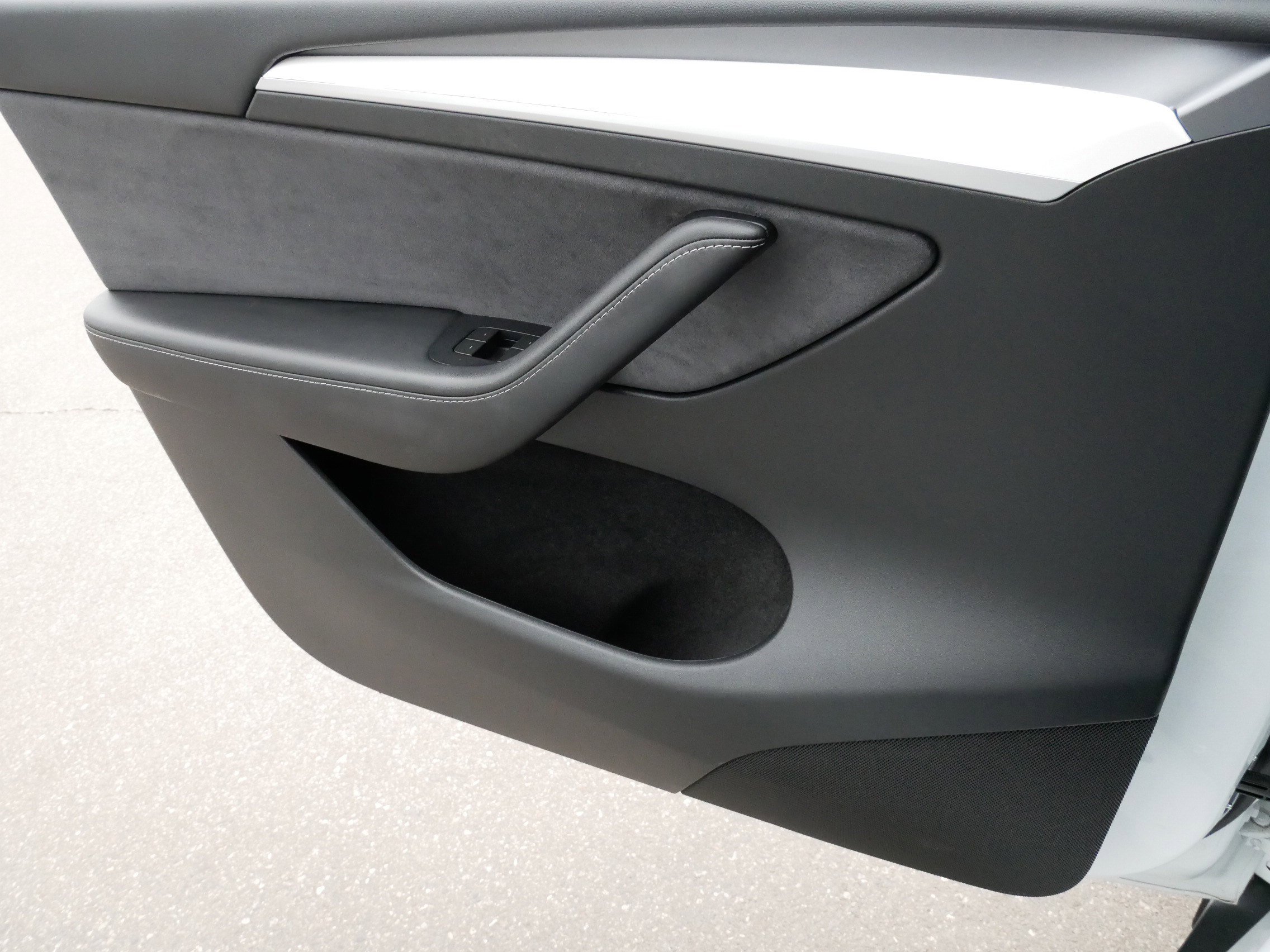 Used 2023 Tesla Model Y AWD image 26