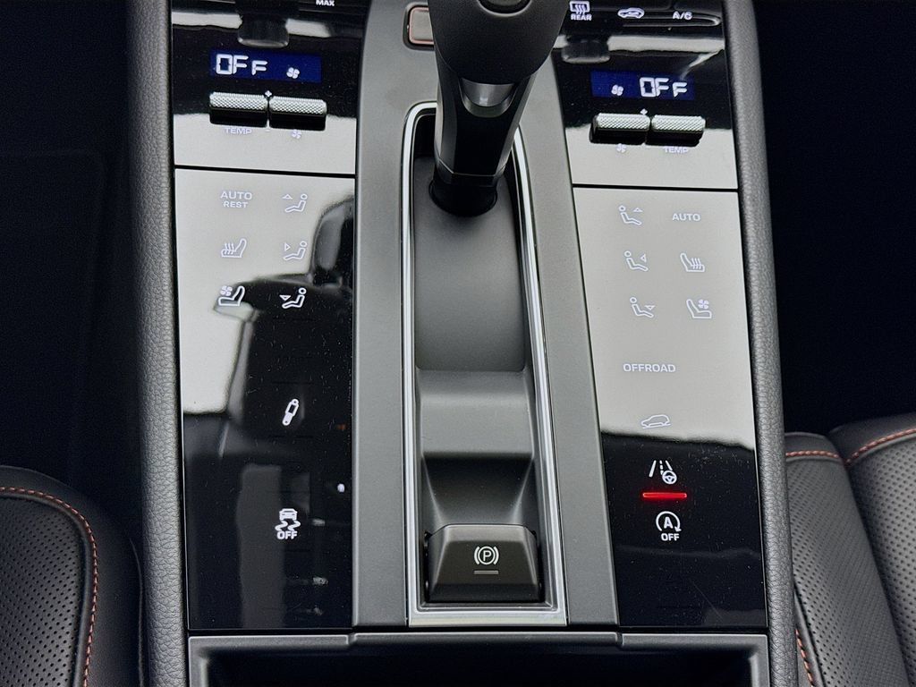 New 2026 Porsche Macan Turbo AWD/4WD image 23