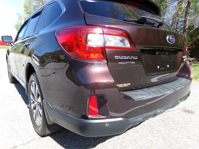 Used 2017 Subaru Outback 2.5i Touring image 8