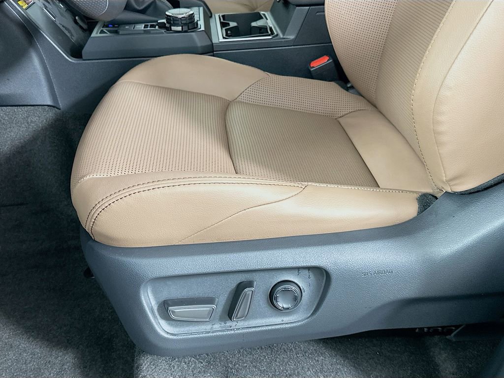 Used 2025 Toyota 4Runner Limited image 19