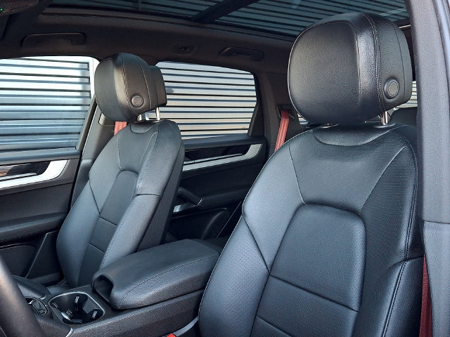 Certified 2024 Porsche Cayenne AWD/4WD image 5
