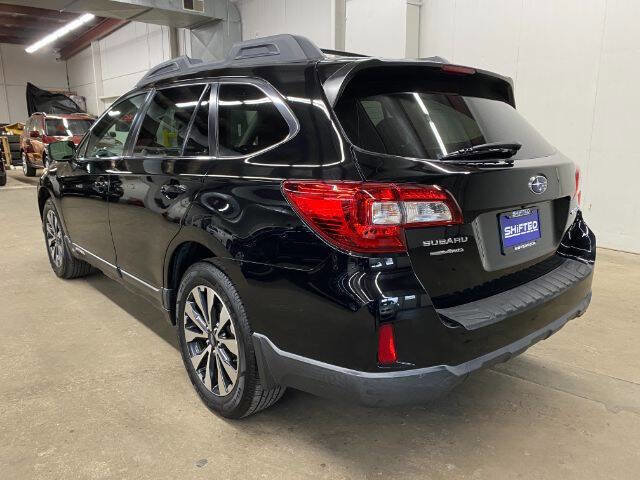 Used 2015 Subaru Outback 2.5i Limited AWD/4WD image 3