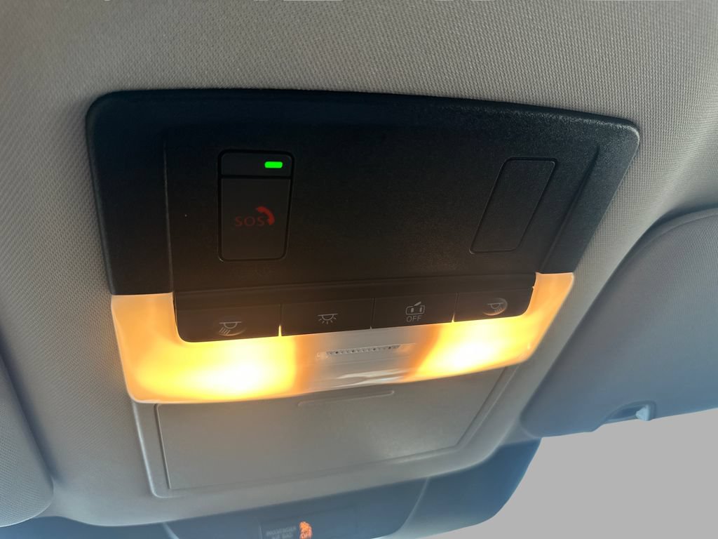 Used 2025 Nissan Pathfinder SV FWD image 29