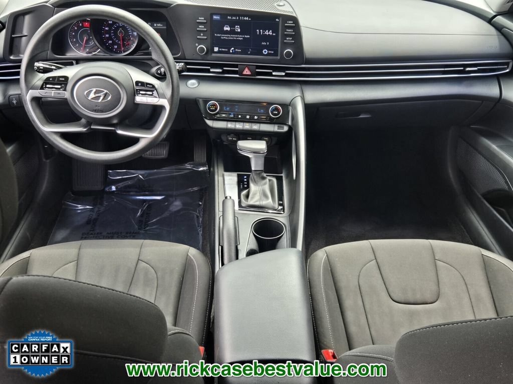 Used 2023 Hyundai Elantra SEL w/ Cargo Package FWD image 12