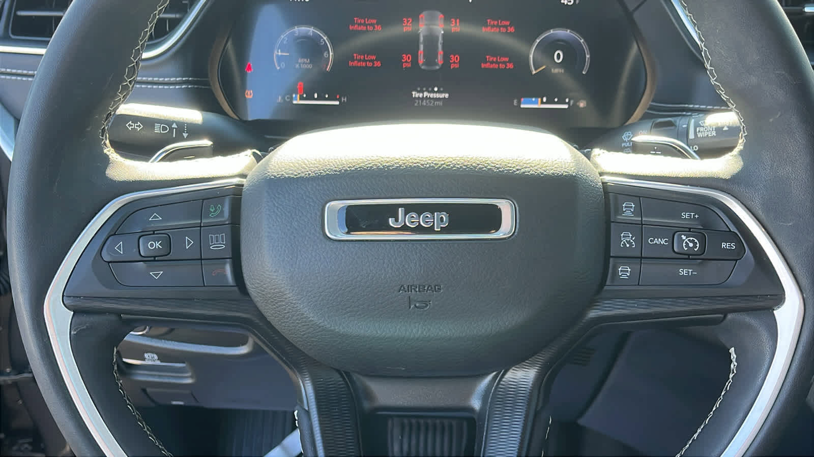 Used 2023 Jeep Grand Cherokee Altitude image 11